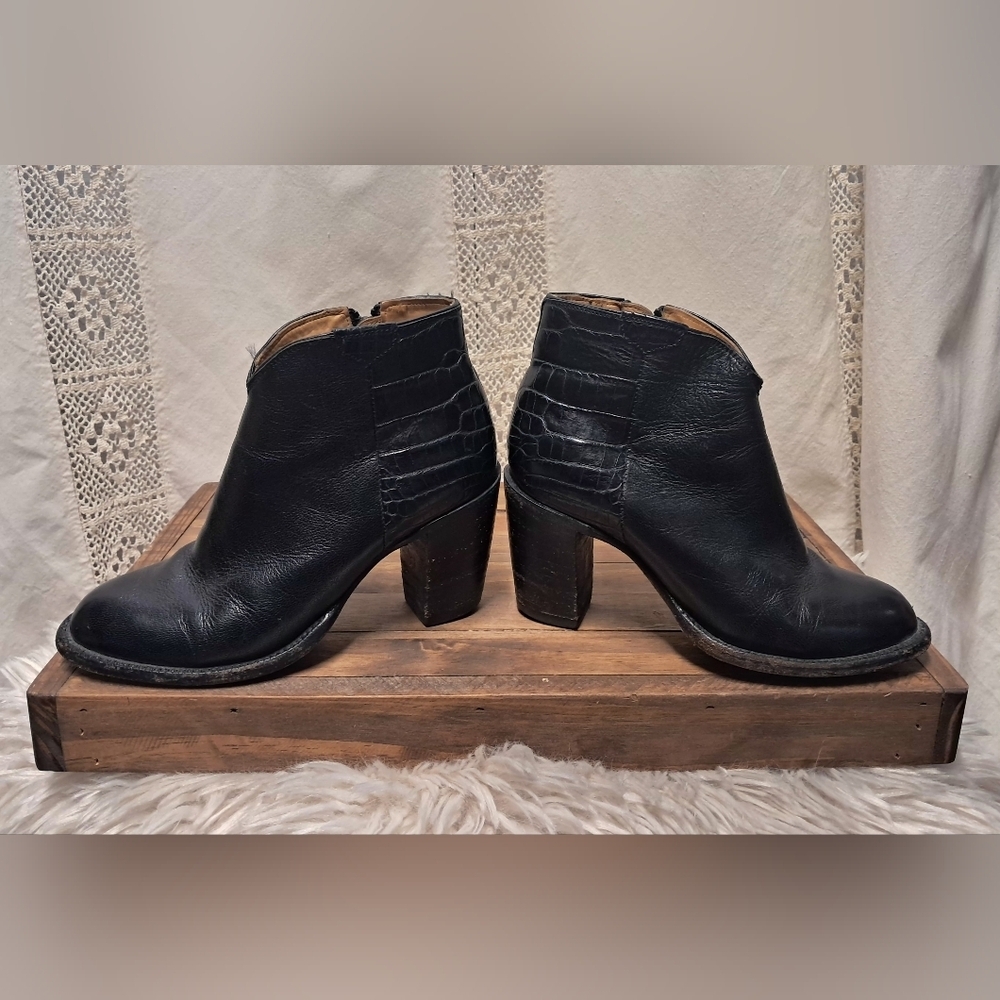 Lucchese Alligator Ankle Boots Size 7